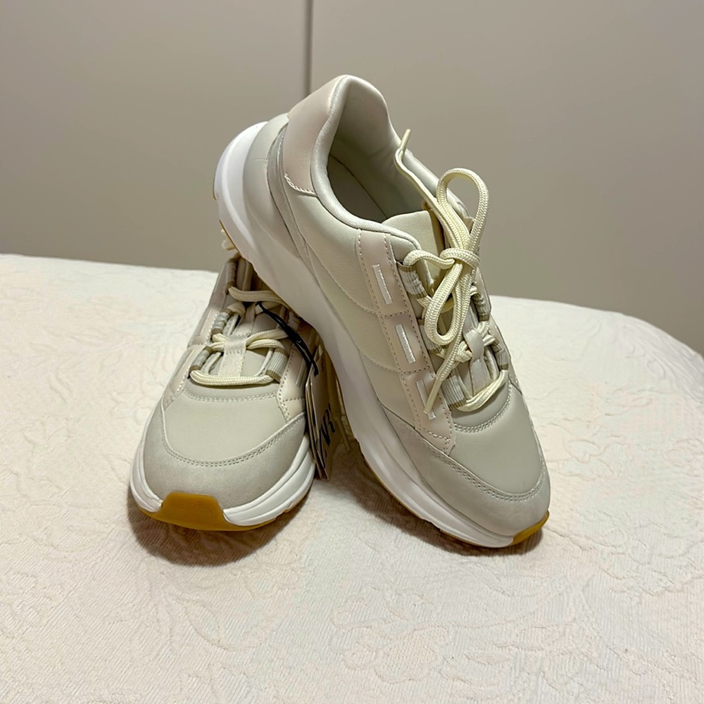 Zara Quilted Running shoes. Size 7.5
